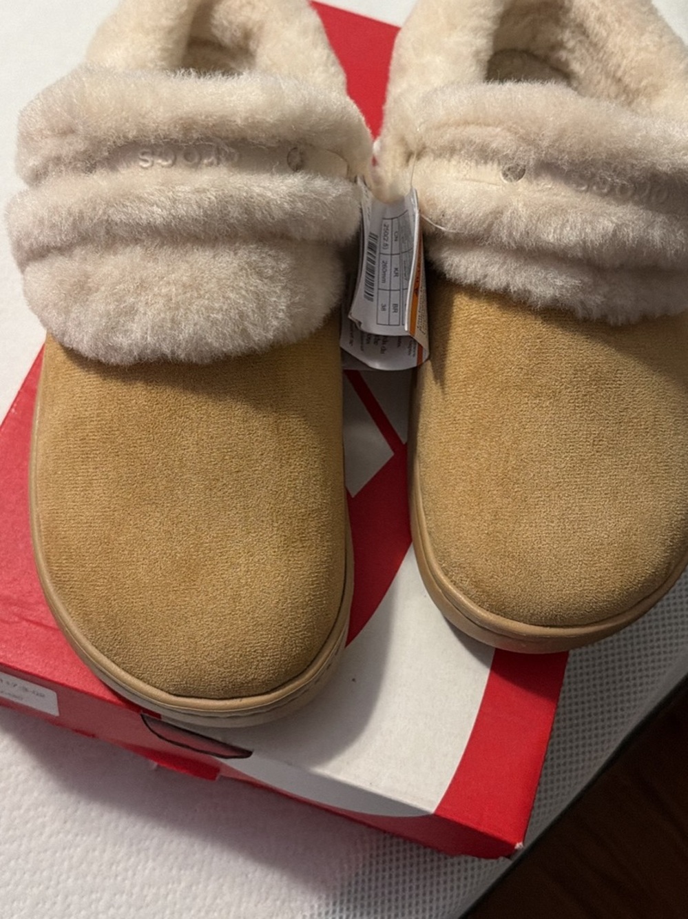 CROCS Unfurgtable Vegan Suede Clog with Cream Shearling - Tan/Beige size 9